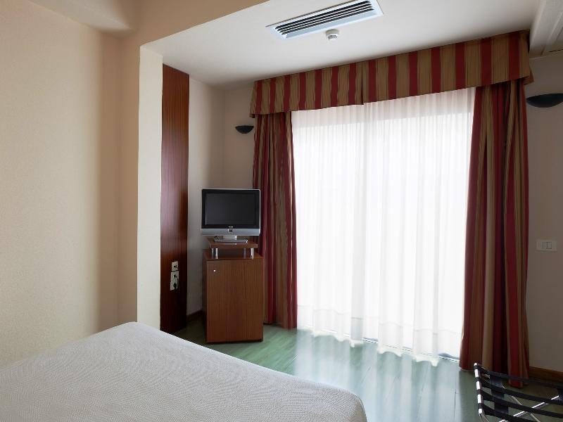 เอ็นเอช ปลายาลาส กันเตรัส Hotel ลาสปัลมาส เด กรานคานาเรีย ภายนอก รูปภาพ